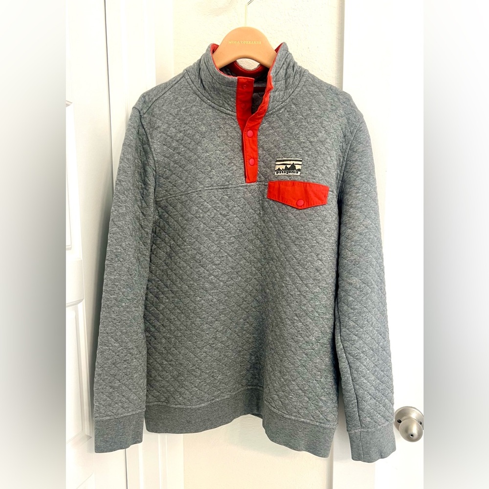 Patagonia Gray Quilted Zip-Up Sweater with Red Details